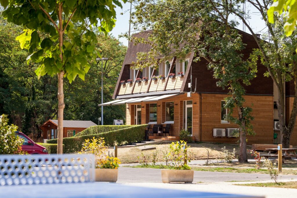 r&eacute;ception du camping paris est